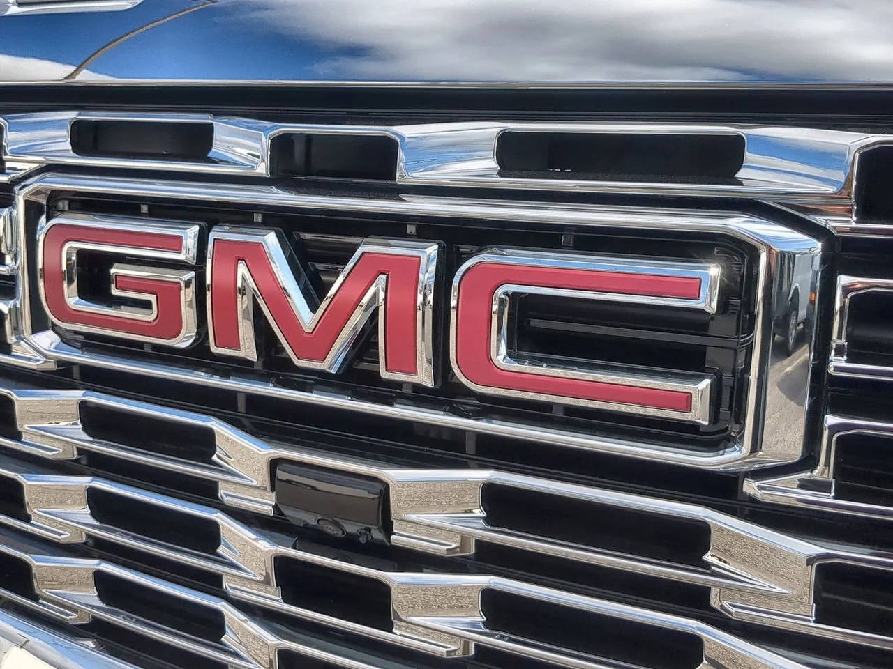 New 2026 Glacier White Tricoat GMC Denali image 32