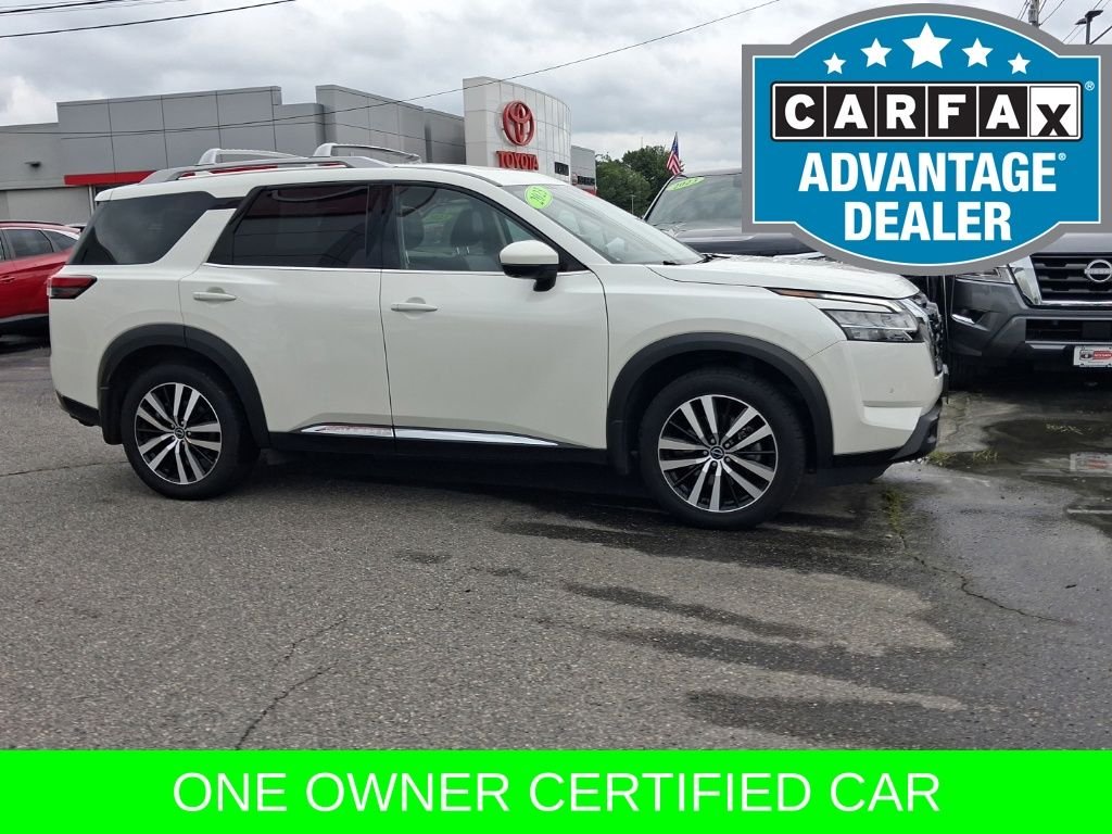 Used 2023 White Nissan Platinum image 4