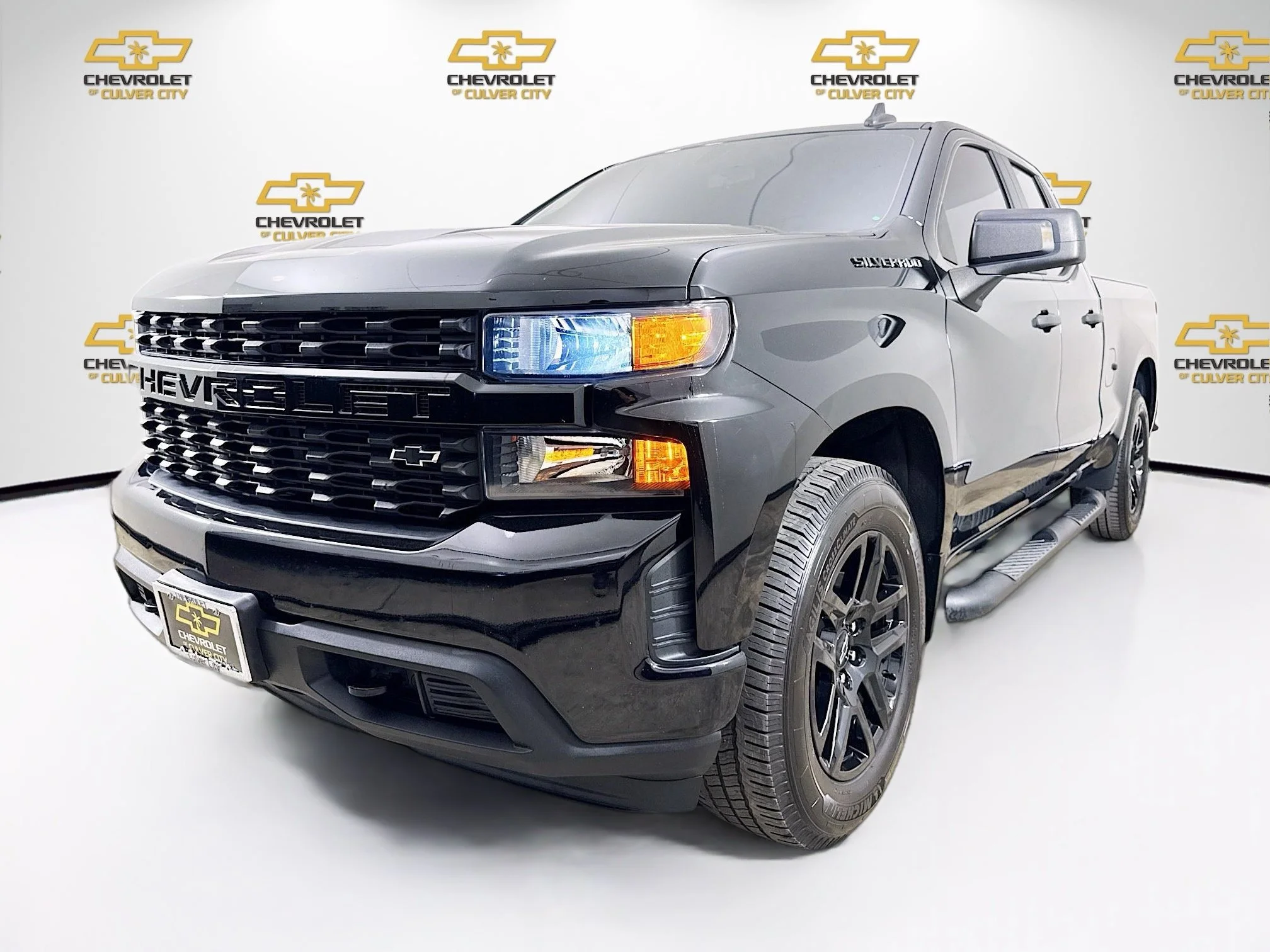 Used 2021 BLACK Chevrolet Custom image 3