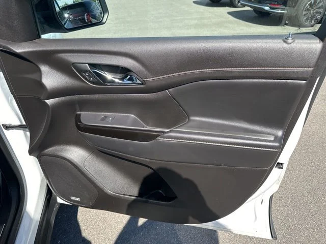 Used 2021 White GMC AT4 image 10