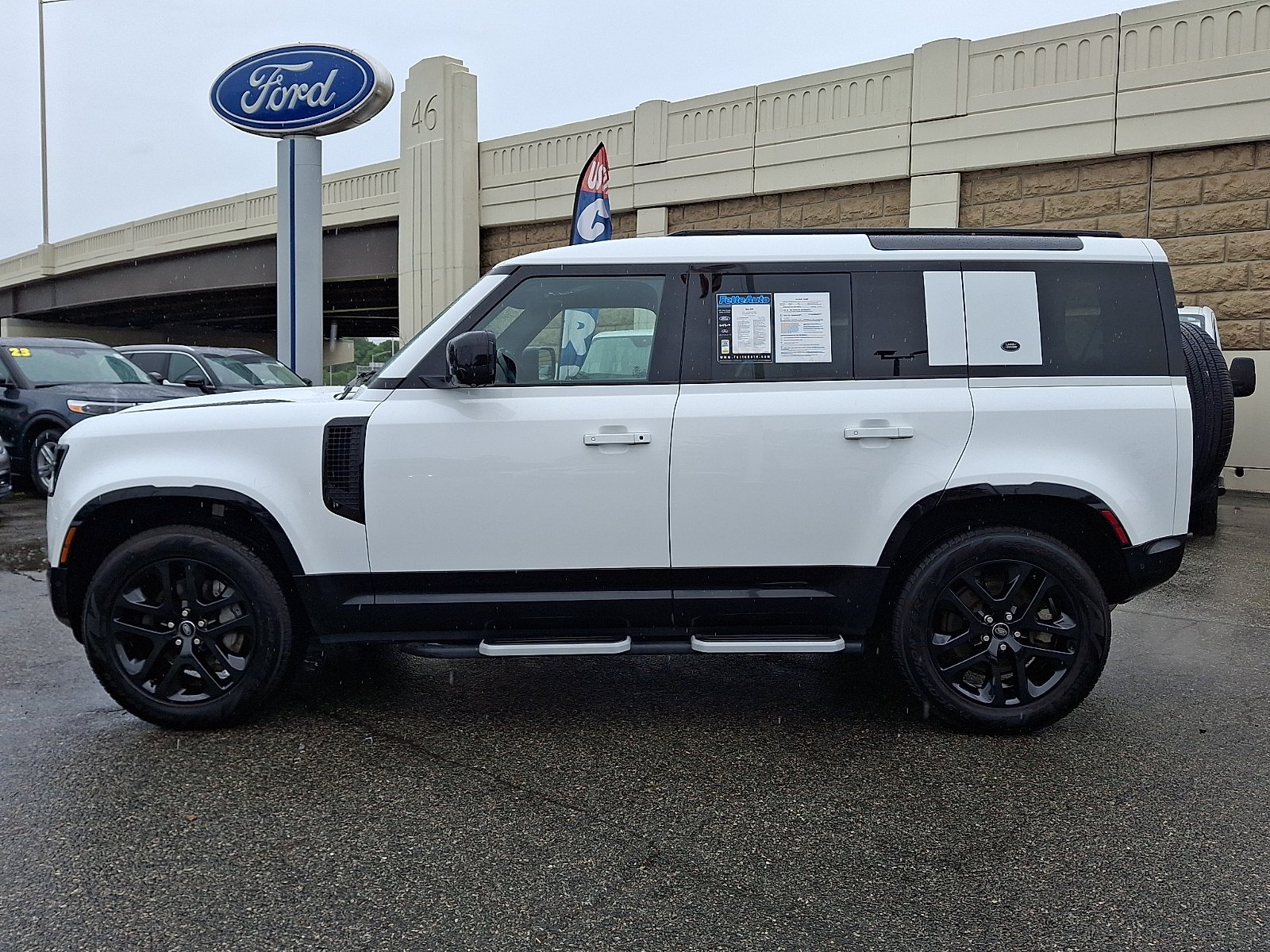 Used 2022 Fuji White - 1AA Land Rover 110 X-Dynamic HSE image 4