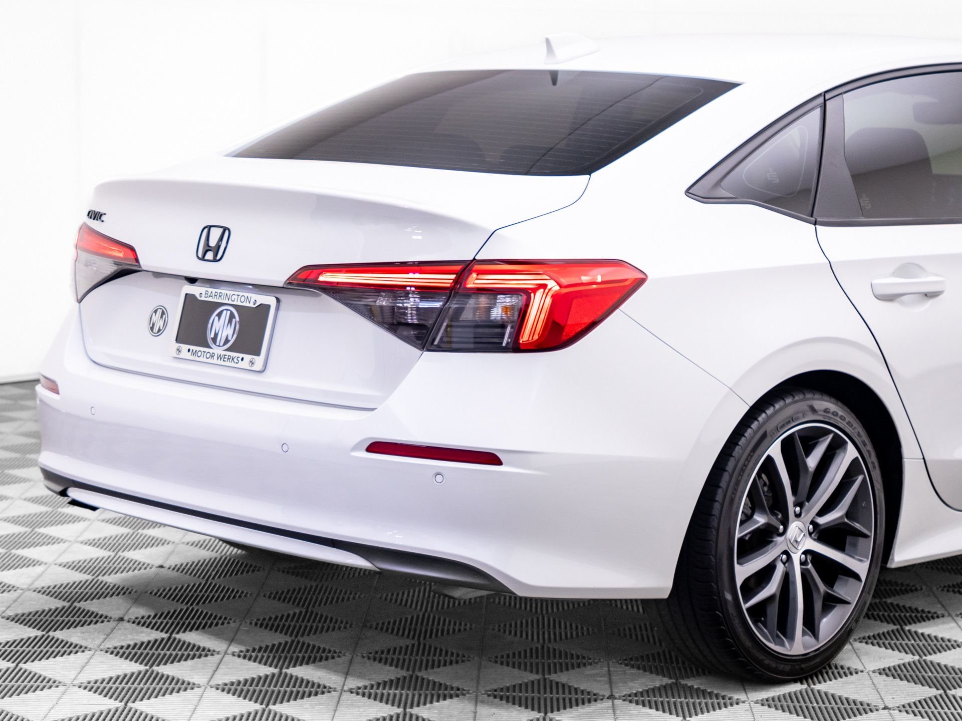 Used 2024 White Honda Touring image 36