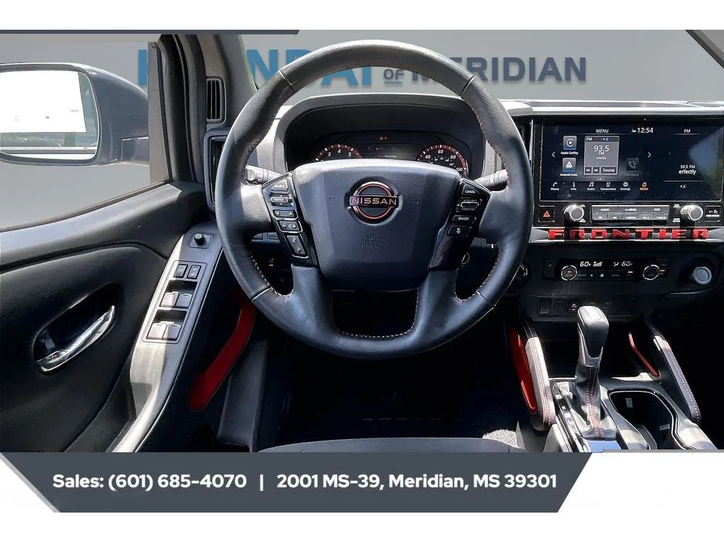 Used 2025 Boulder Gray Pearl Nissan PRO-4X image 5
