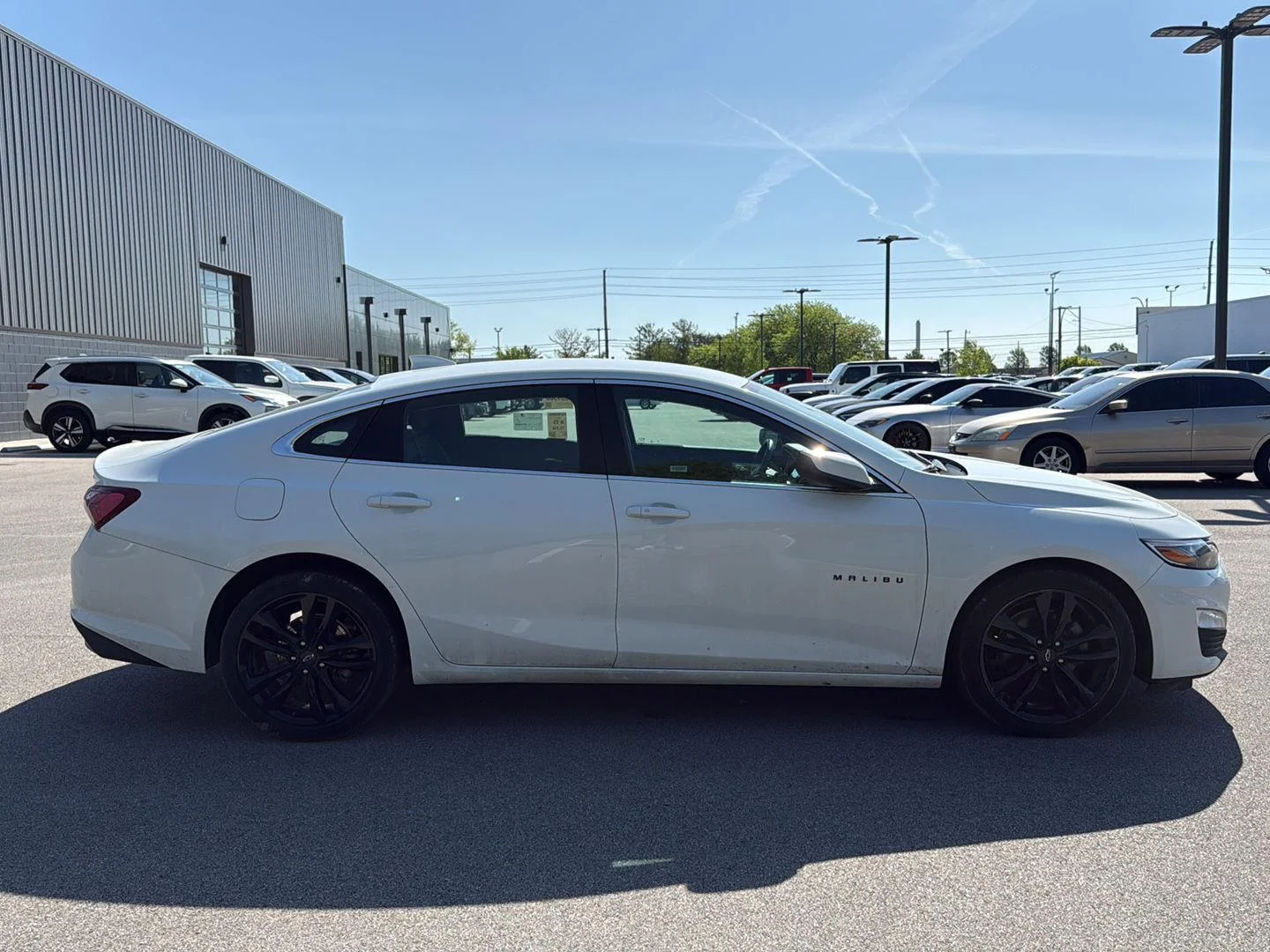 Used 2024 Summit White Chevrolet 1LT image 2