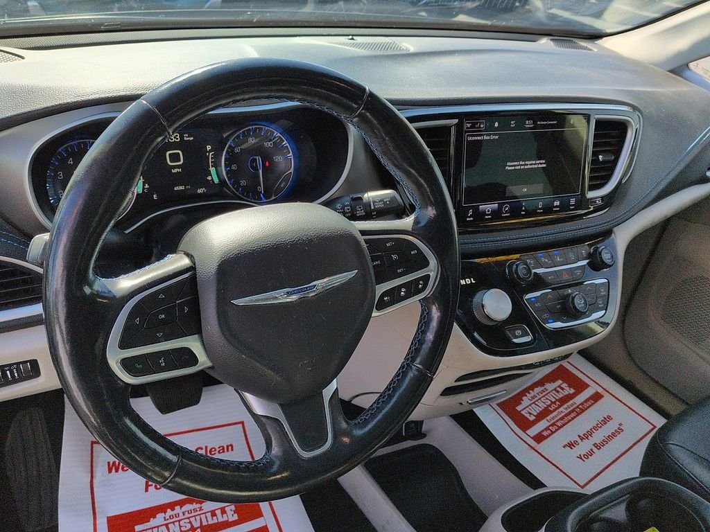 Used 2021 Gray Chrysler Touring L image 9