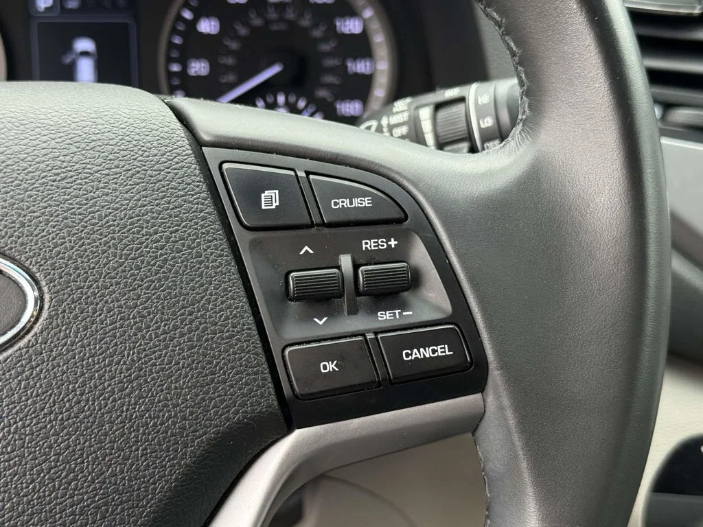 Used 2018 White Hyundai Value image 22