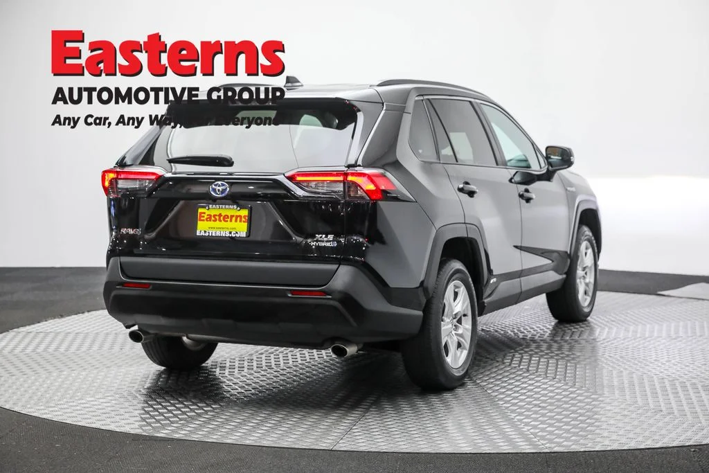 Used 2021 Black Toyota XLE image 5