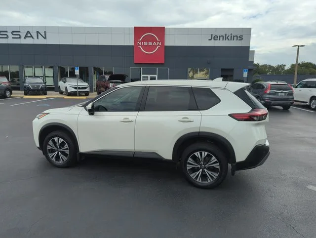 Used 2021 White Nissan SV image 10