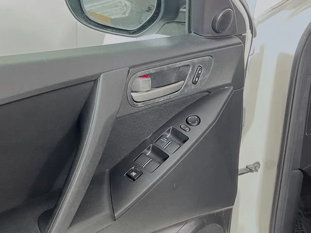 Used 2011 Crystal White Pearl Mica Mazda i Touring image 14
