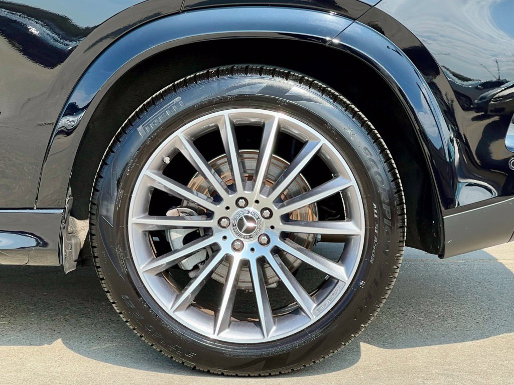 Certified Used 2024 Black Mercedes-Benz GLE 450 image 13