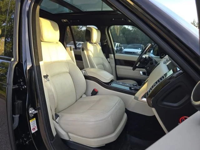 Used 2018 Santorini Black Metallic Land Rover HSE image 12