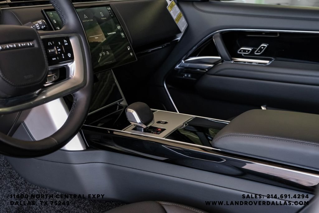 New 2026 Fuji White Land Rover SE image 27