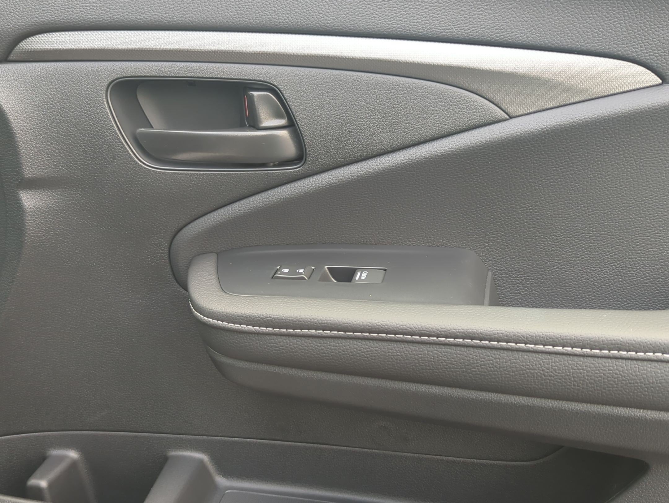 Certified Used 2025 Solar Silver Metallic Honda Sport image 60