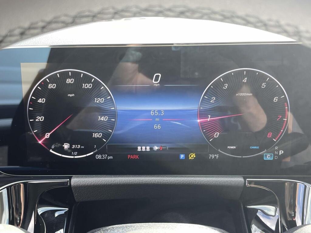 New 2026 Mountain Grey Metallic Mercedes-Benz GLA 250 image 3