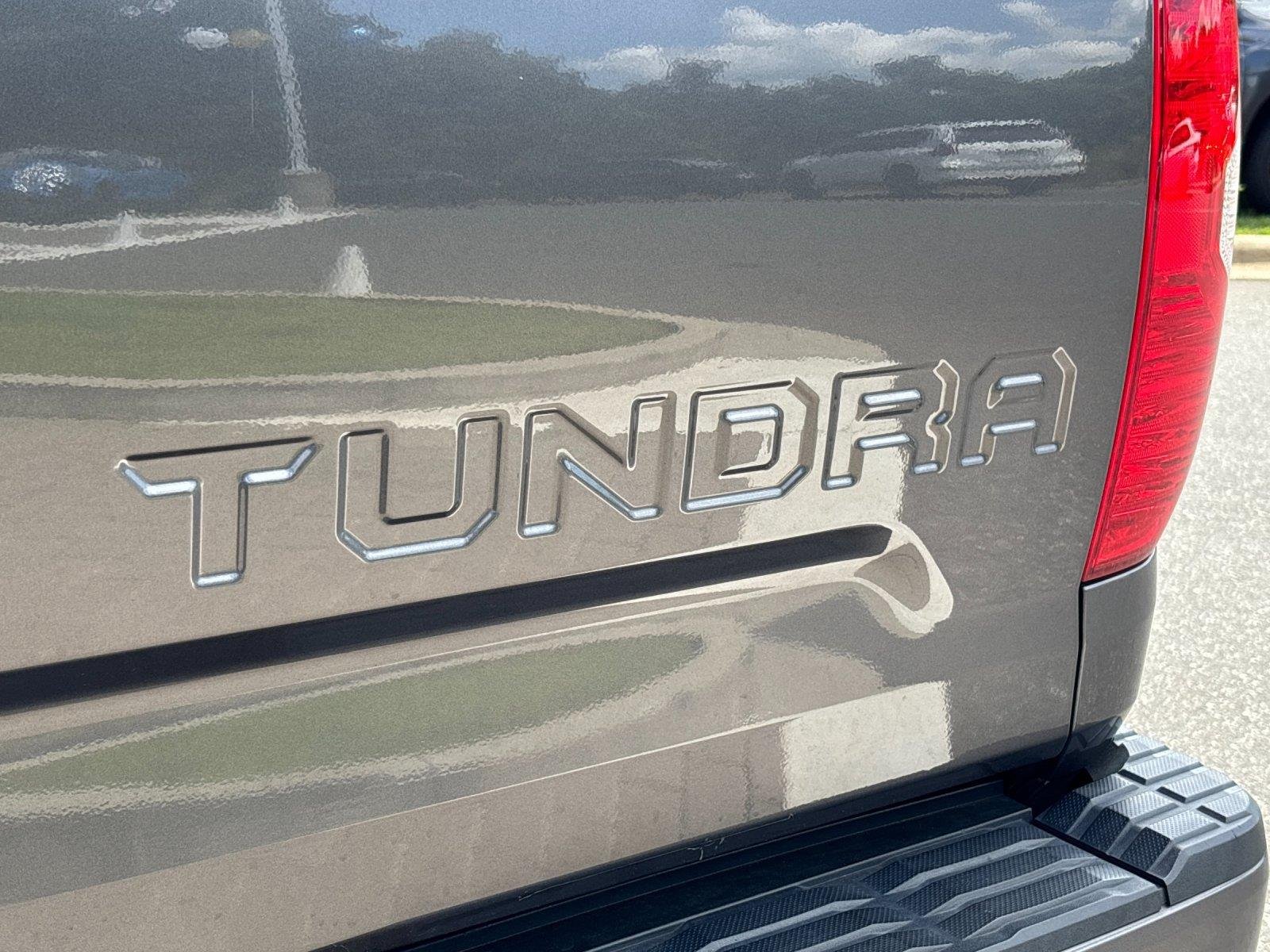 Used 2021 Magnetic Gray Metallic TOYOTA SR5 image 10
