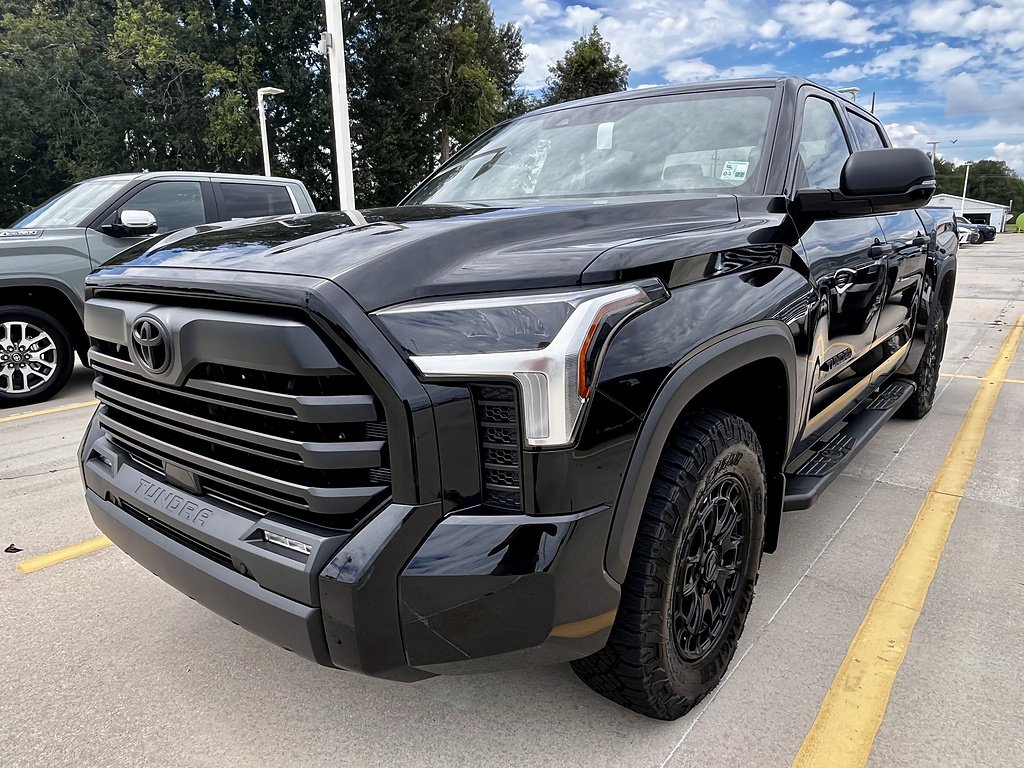 2026 Toyota Tundra SR5 - Photo 8