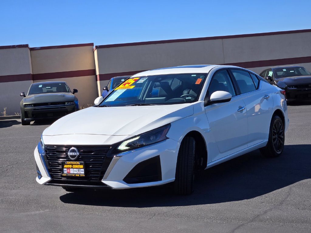 Certified Used 2025 White Nissan 2.5 SV image 8