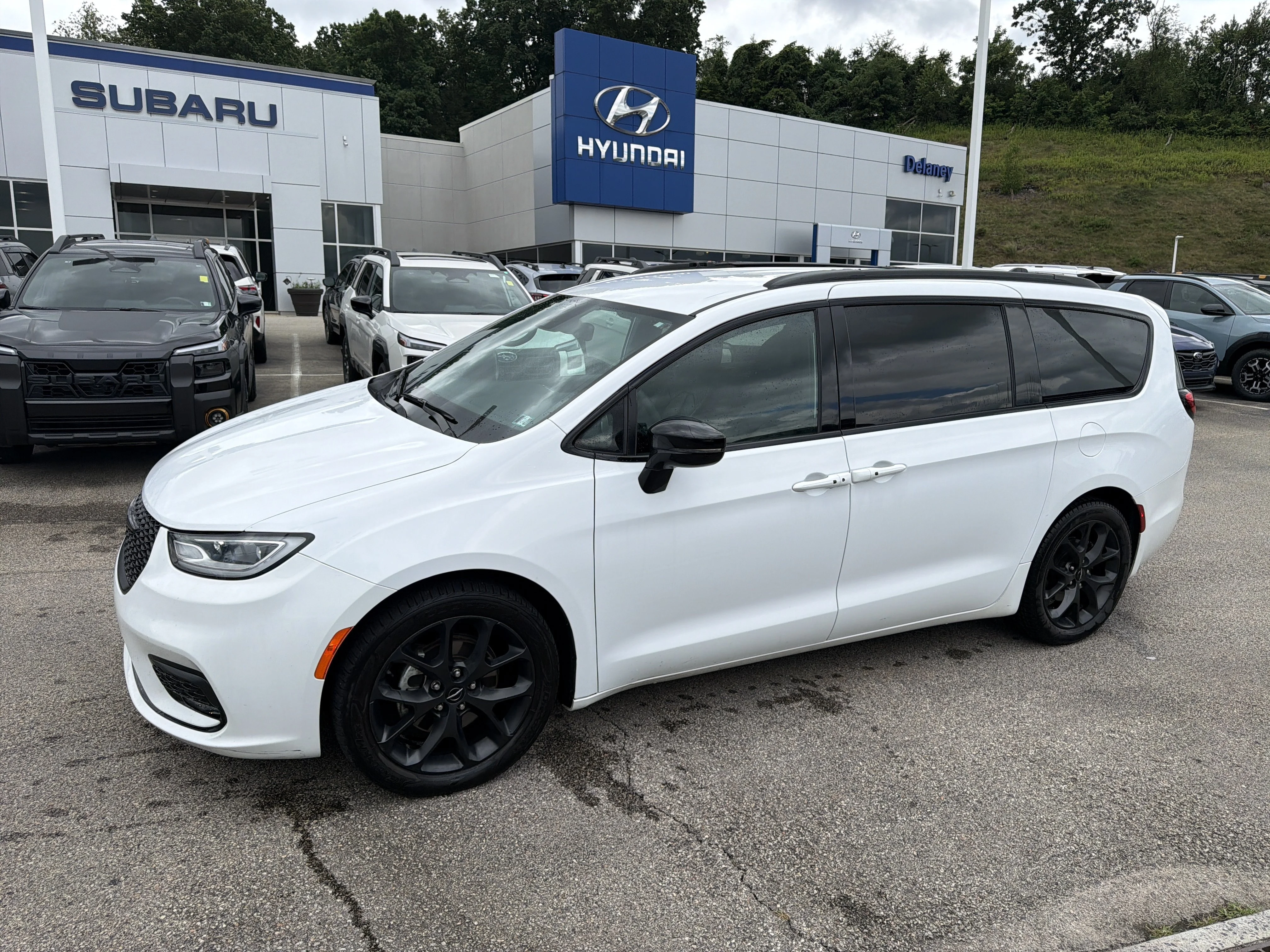 2024 Chrysler Pacifica Touring L - Photo 7