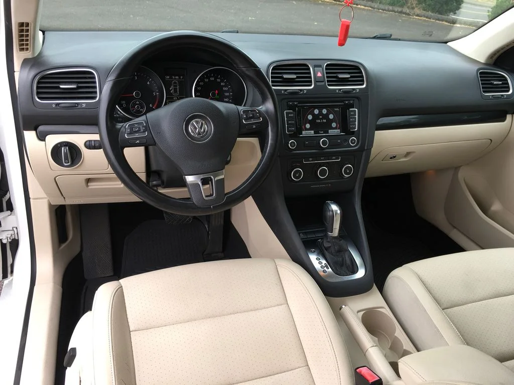 Used 2013  Volkswagen 2.0L TDI image 23