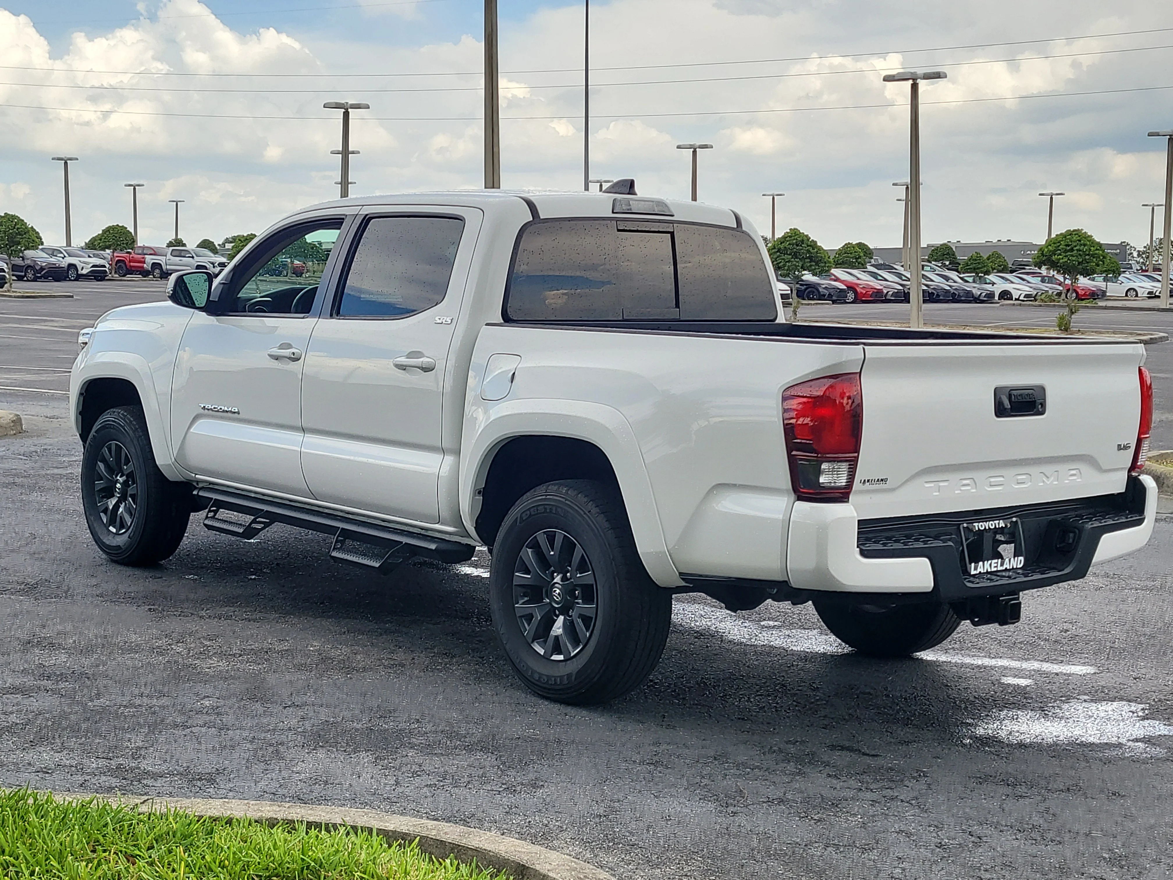 Certified Used 2023 Ice Toyota SR5 image 4