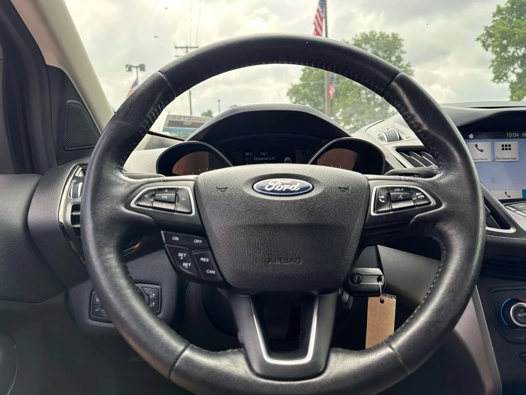 Used 2018 Blue Ford SEL image 17