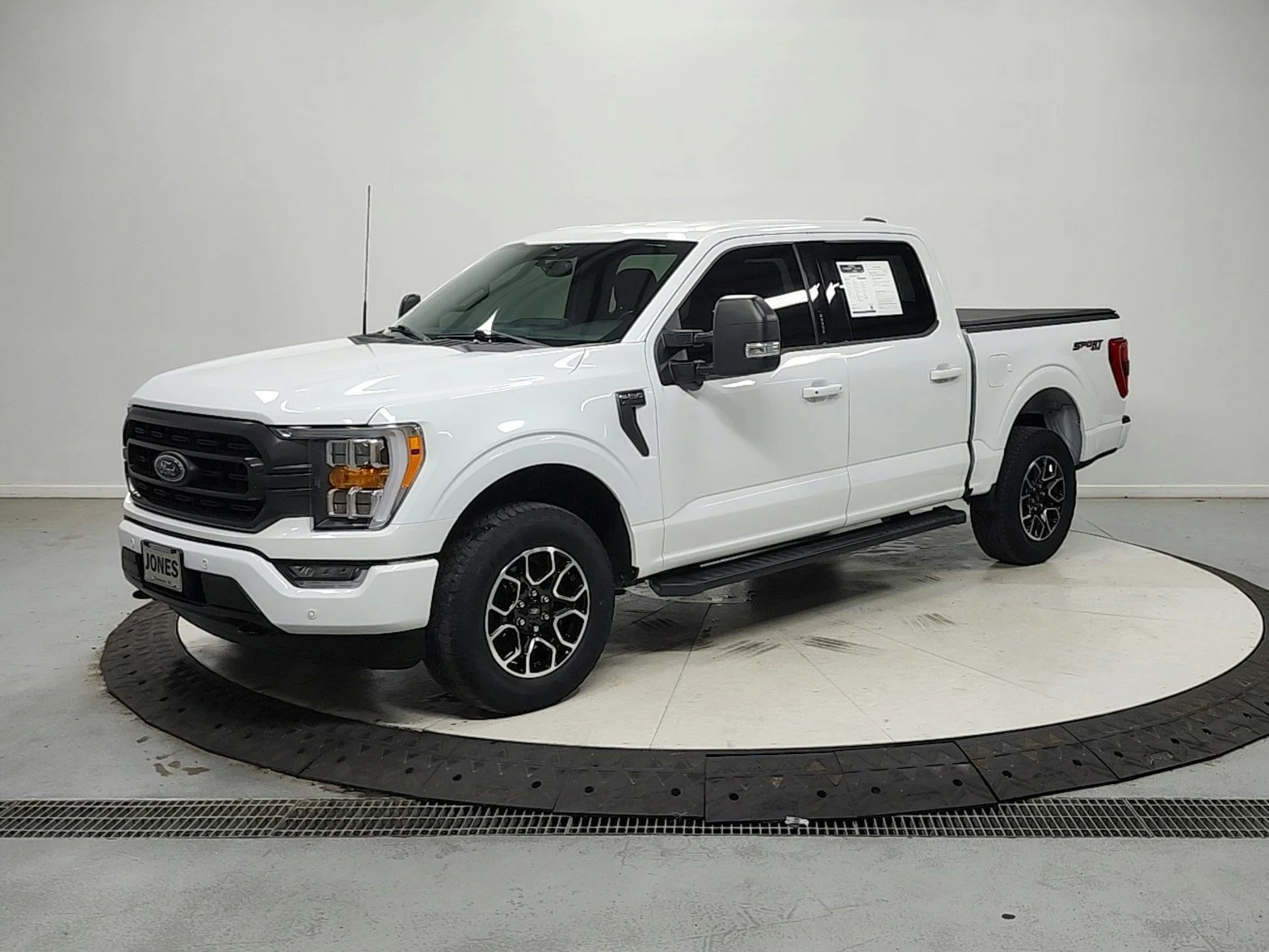Used 2023 White Ford XLT image 4