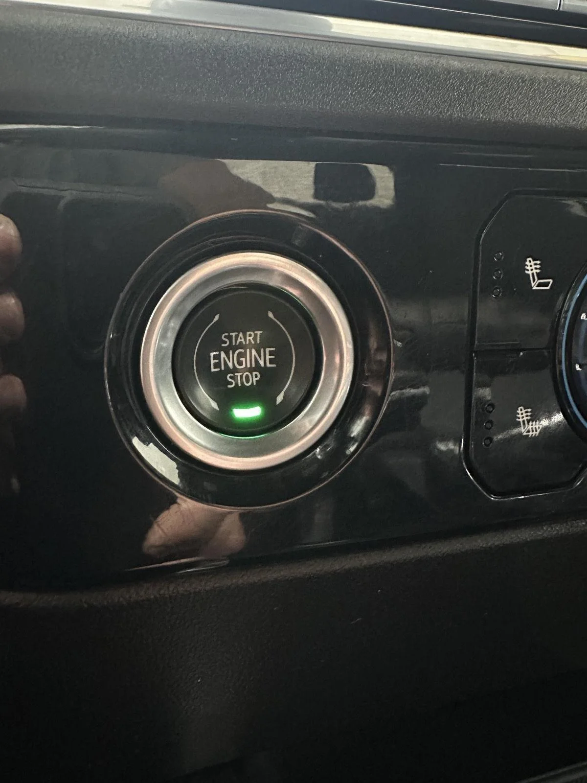Used 2022 Summit White GMC Elevation image 15