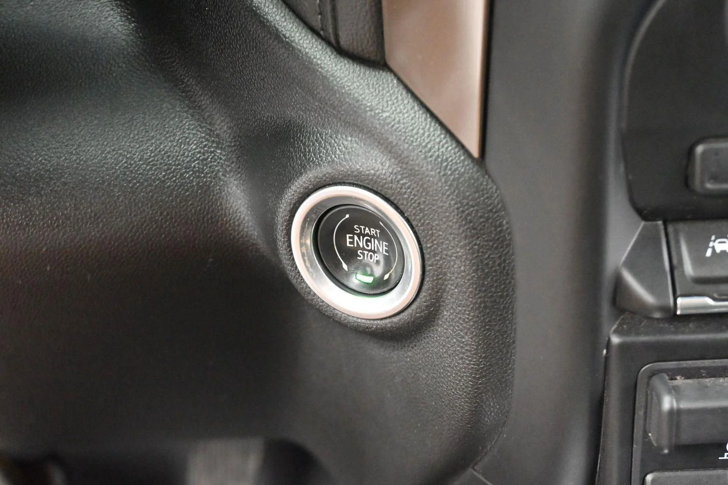 Used 2019 BLACK Chevrolet High Country image 27
