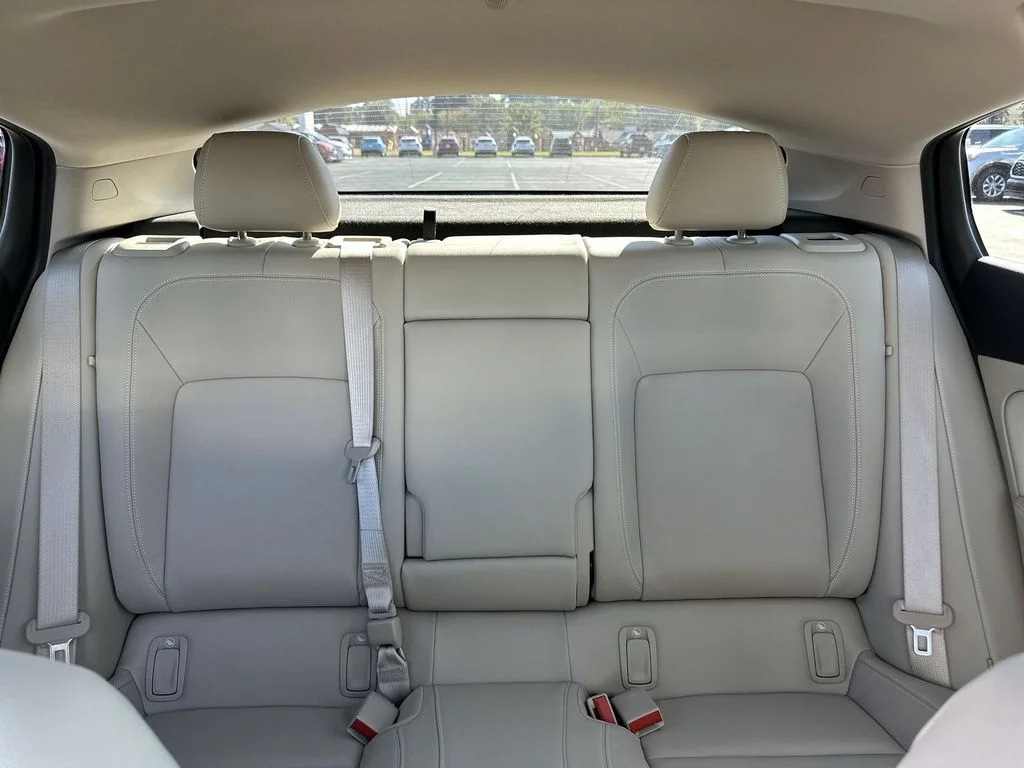 Used 2018 Silver Buick Essence image 13