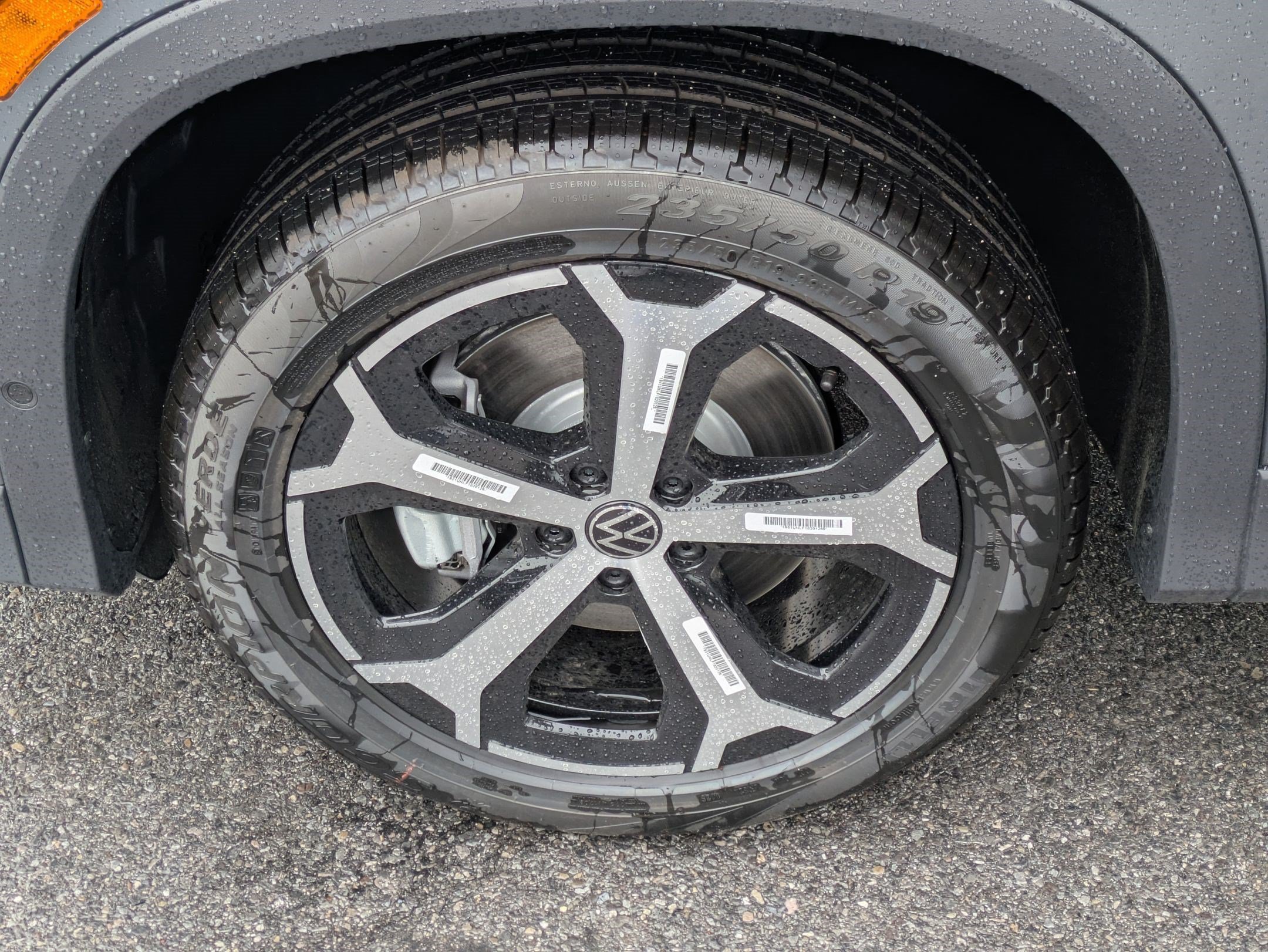 New 2026 Platinum Gray Metallic Volkswagen SE image 15