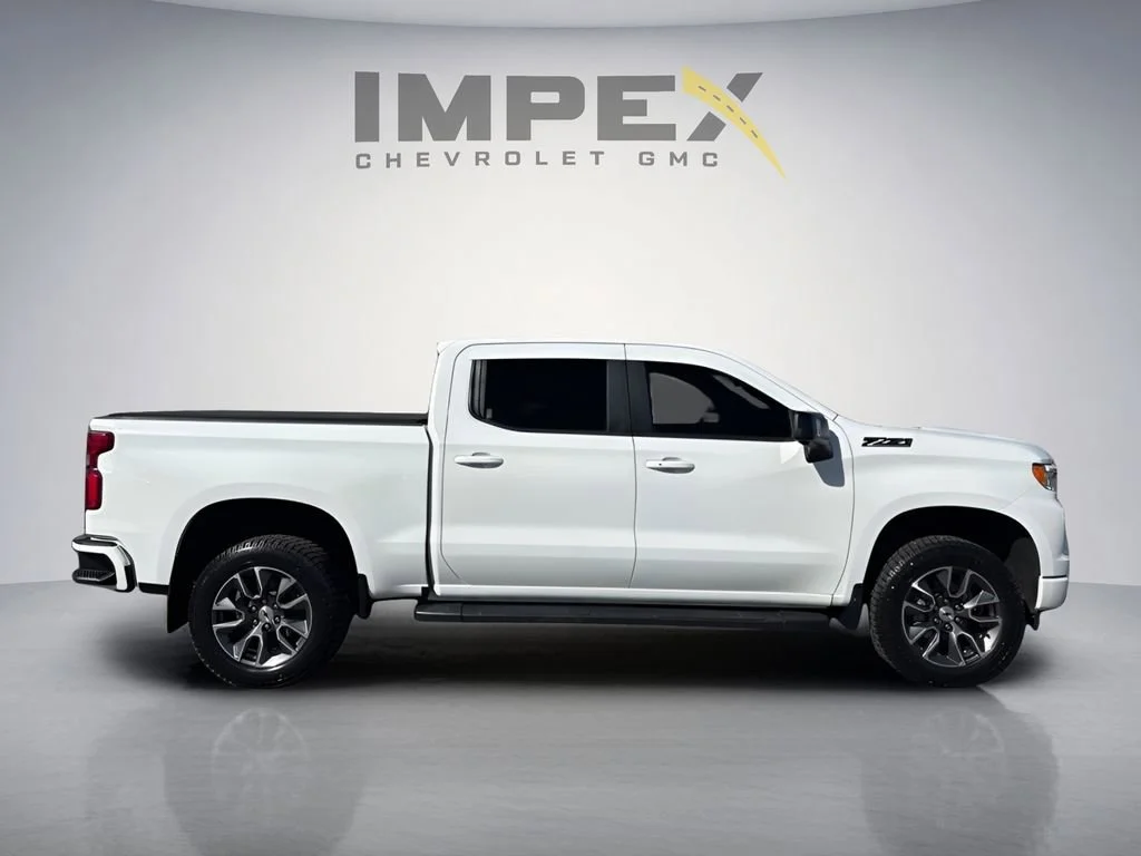 Used 2022 Summit White Chevrolet RST image 6
