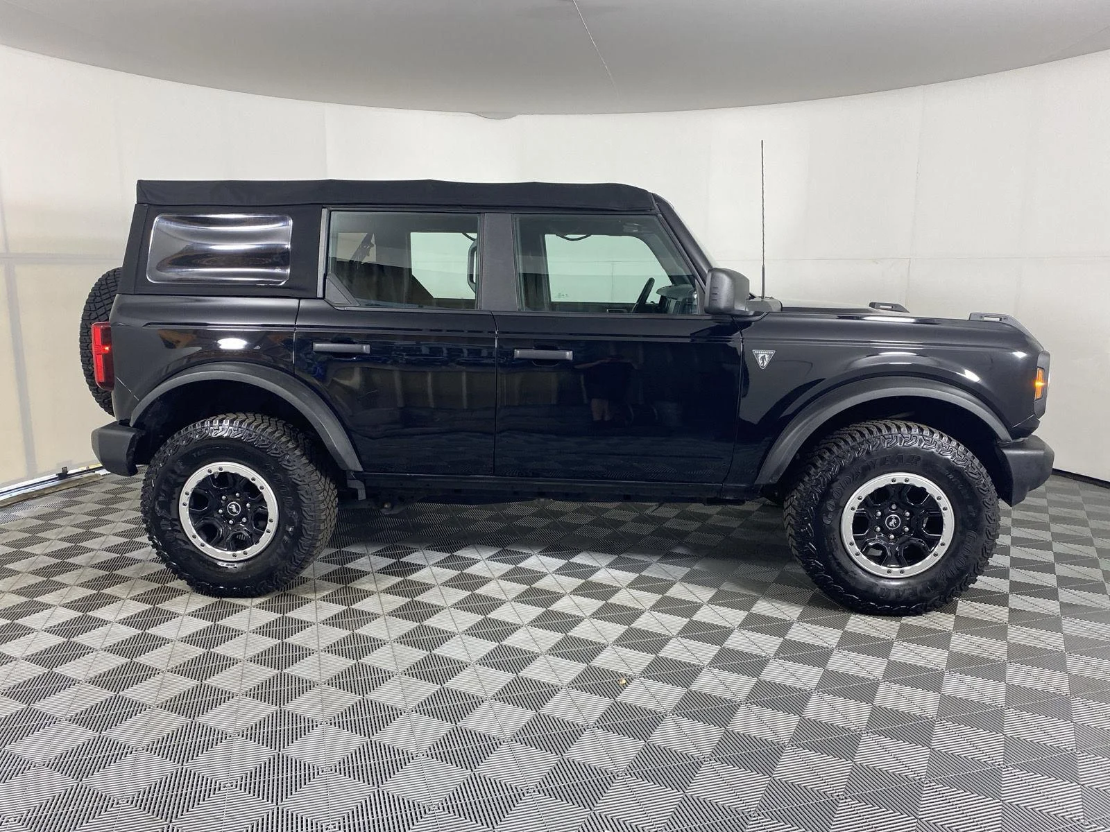 Used 2021 Shadow Black Ford Base Advanced image 3