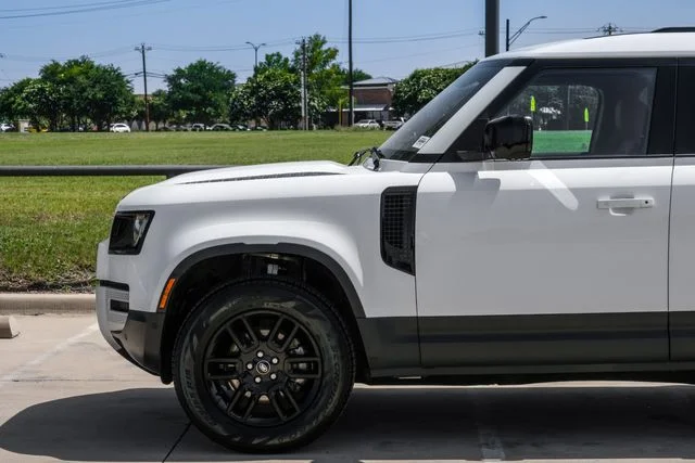 Used 2025 White Land Rover S image 13