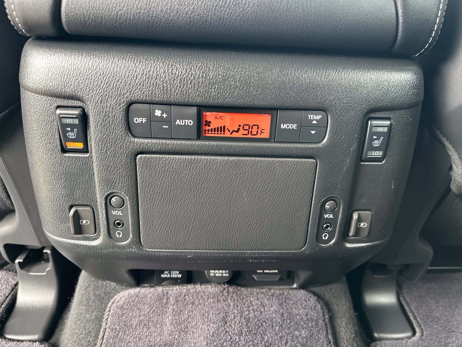 Used 2020 White Nissan Platinum image 21