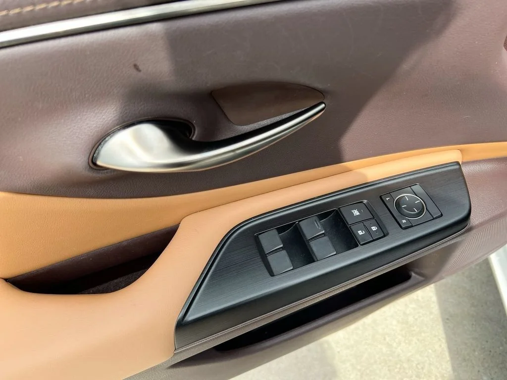 Used 2019 White Pearl Lexus 350 image 11
