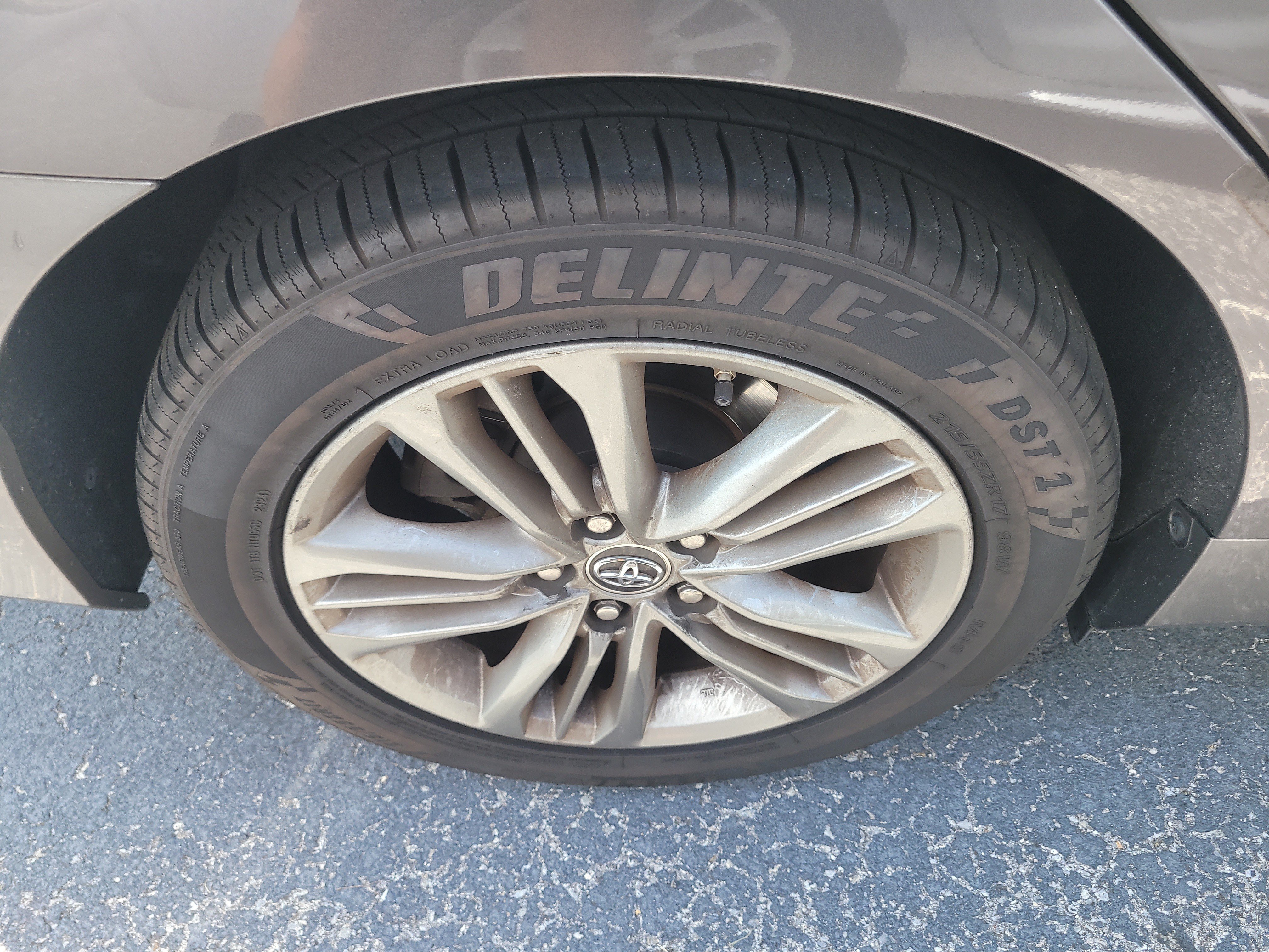Used 2016 Predawn Gray Mica Toyota XLE image 7