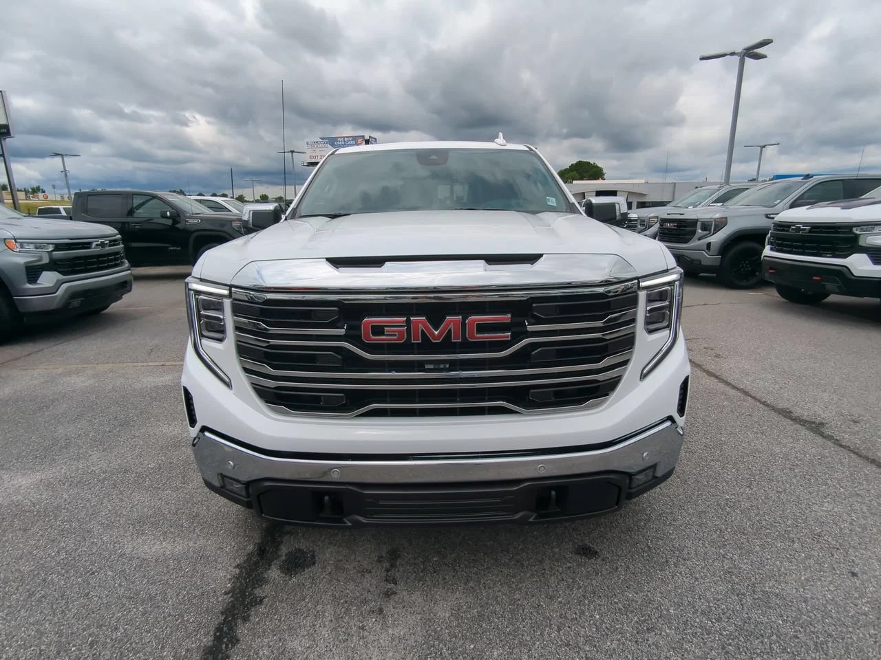 2026 GMC Sierra 1500 SLT - Photo 8