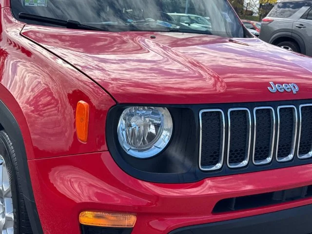 Used 2020 Red Jeep Latitude image 11