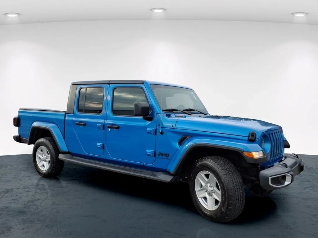 Used 2021 Blue Jeep Sport image 5
