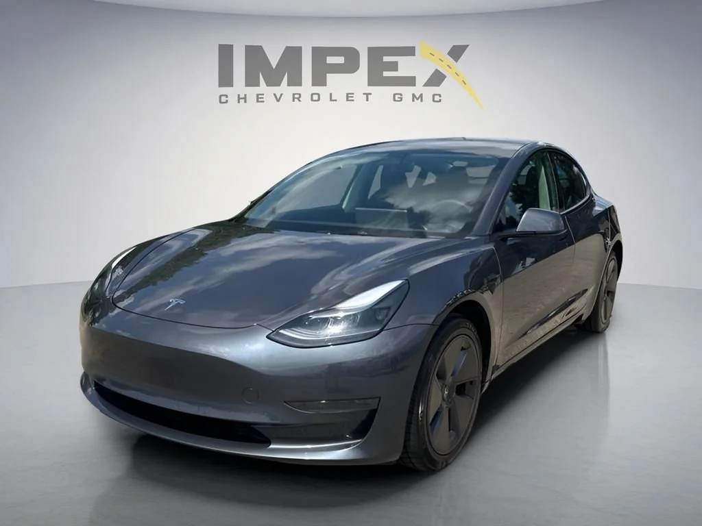 Used 2023 Gray Tesla  image 1