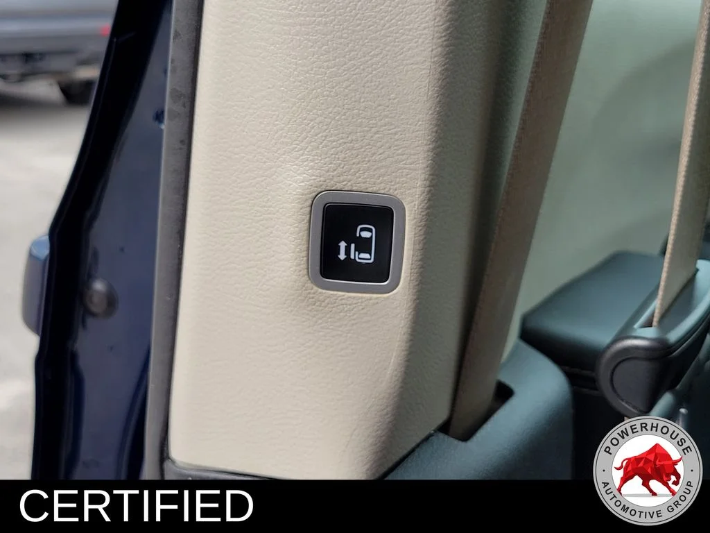 Used 2023 Blue Chrysler Touring L image 18