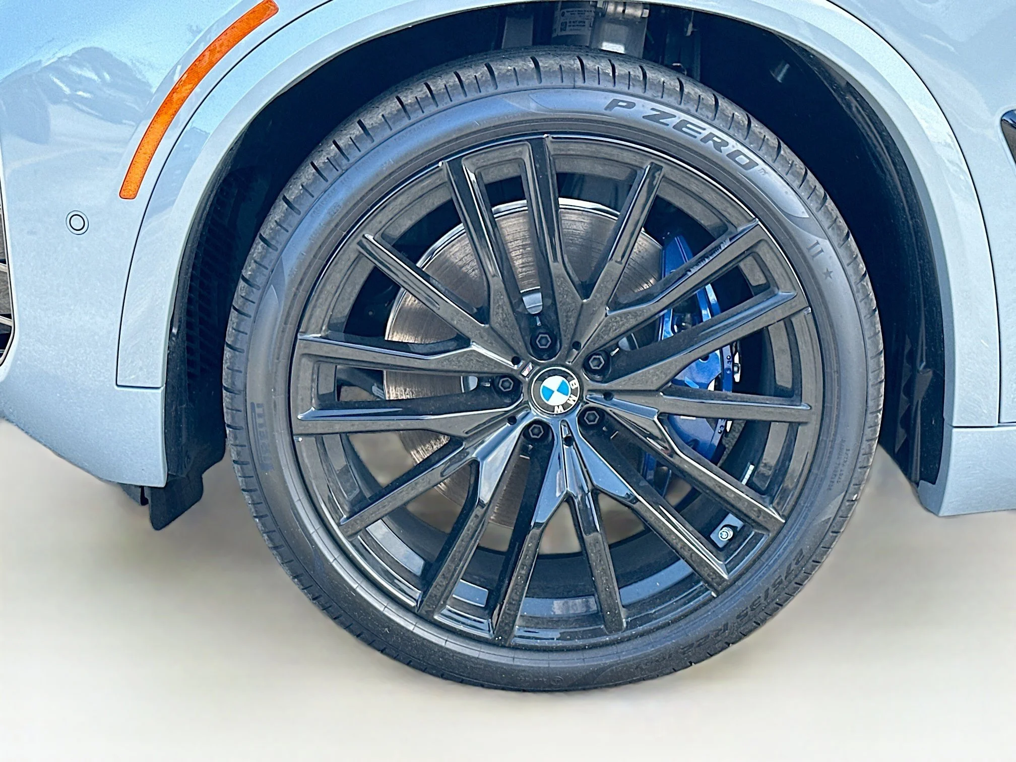 2026 BMW X5 M60i - Photo 26