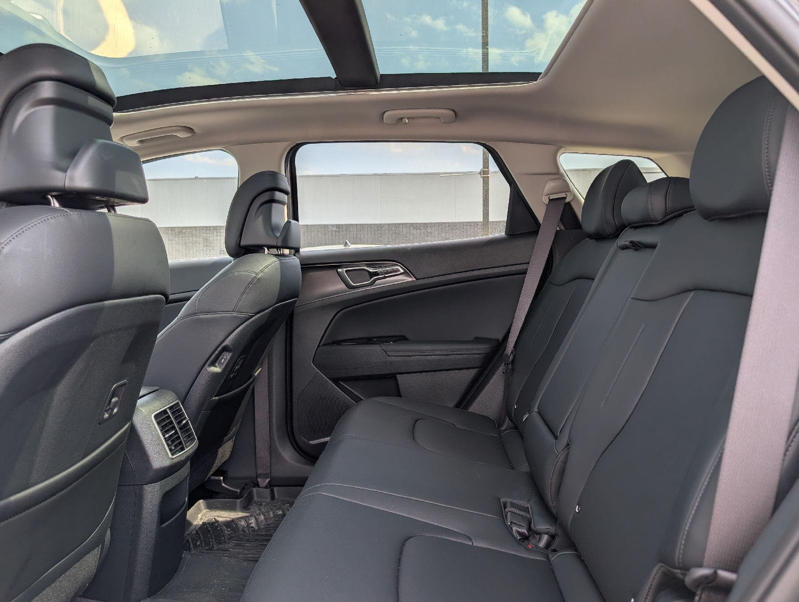 Used 2025 Gravity Gray Kia EX image 9