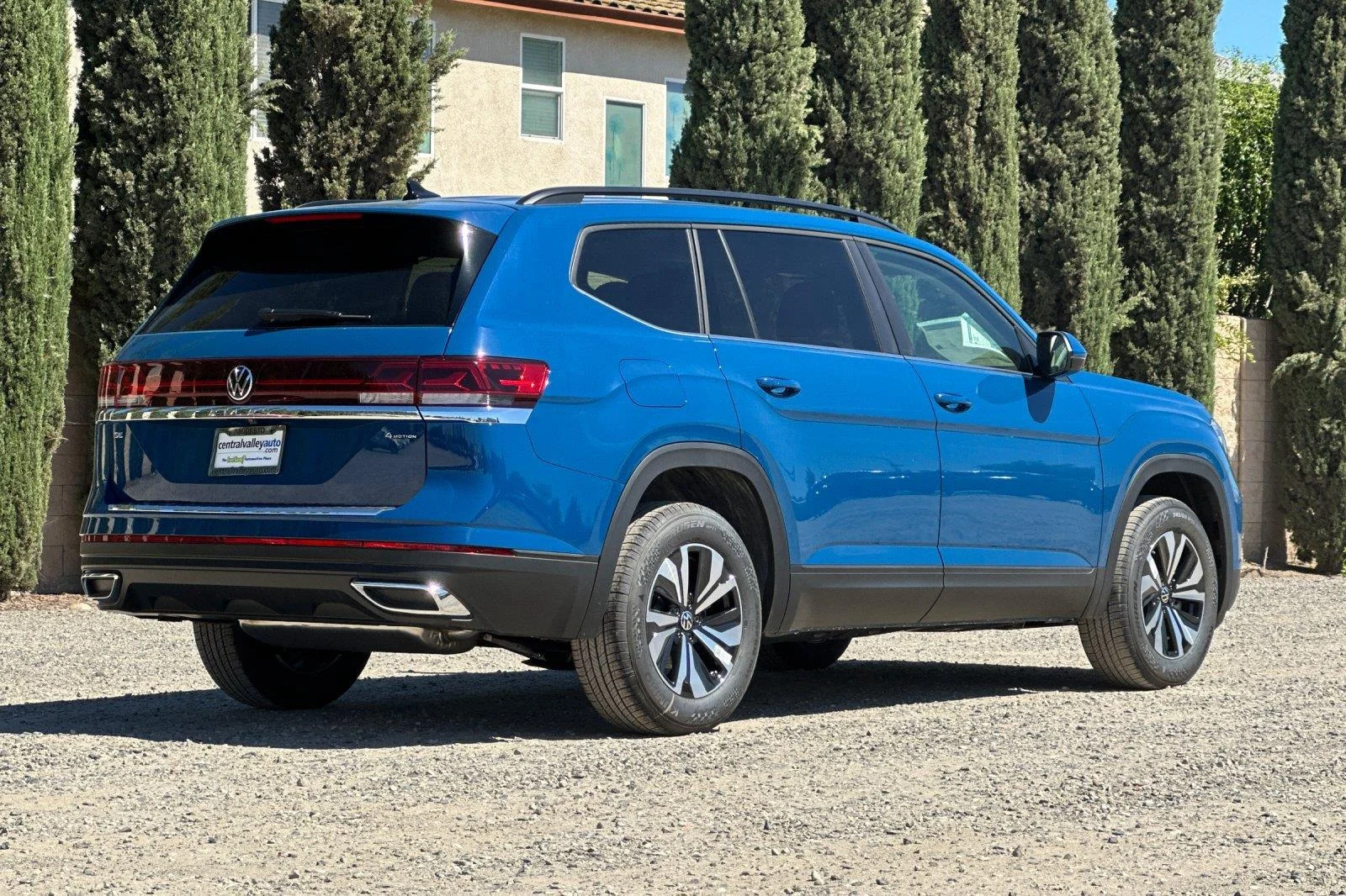 New 2026 Mountain Lake Blue Metallic Volkswagen 2.0T SE image 4