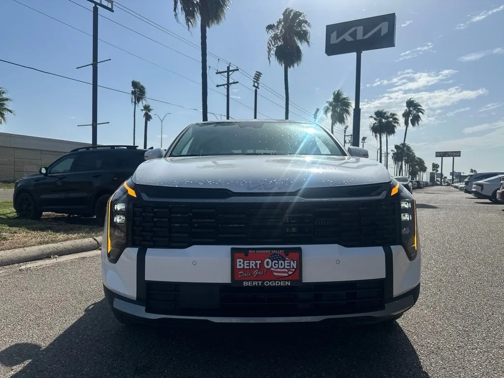 New 2027 White Kia S image 2