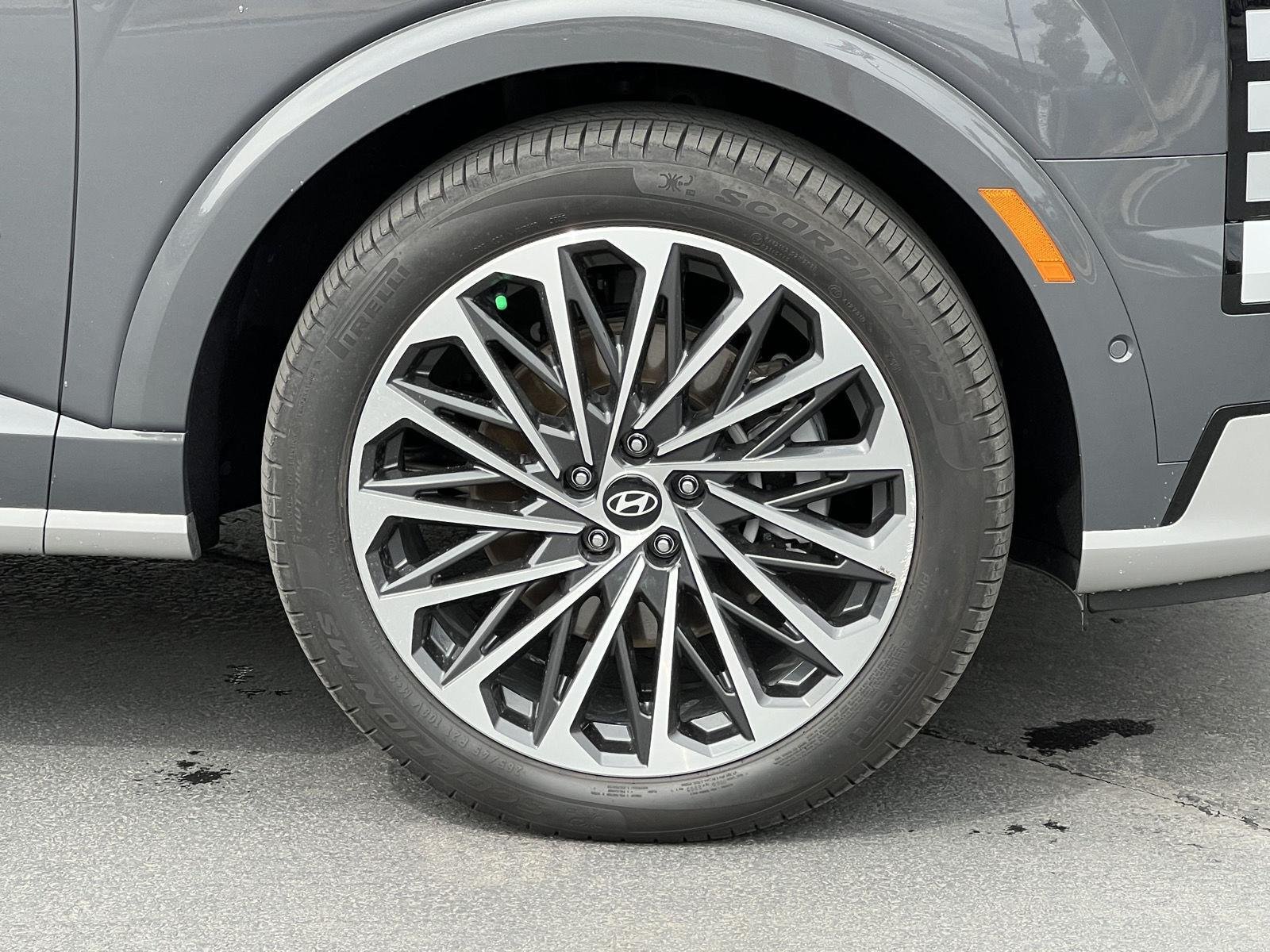 Certified Used 2026 Ecotronic Gray Pearl Hyundai Calligraphy image 17