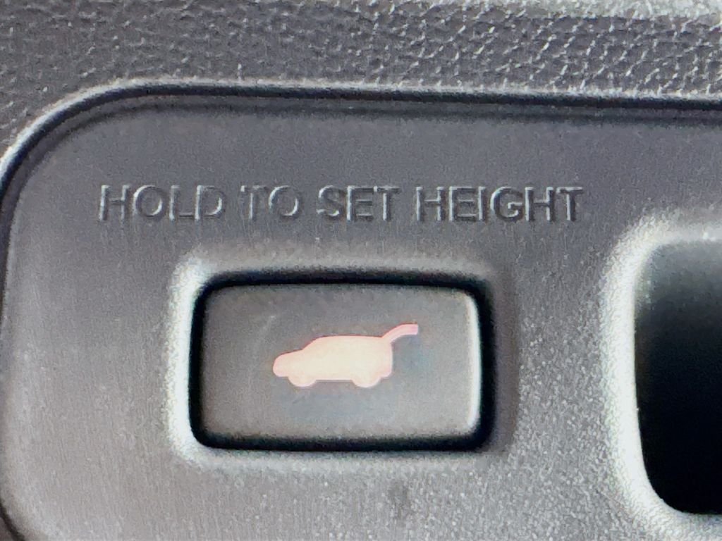 New 2026 Solar Silver Metallic Honda Touring image 38