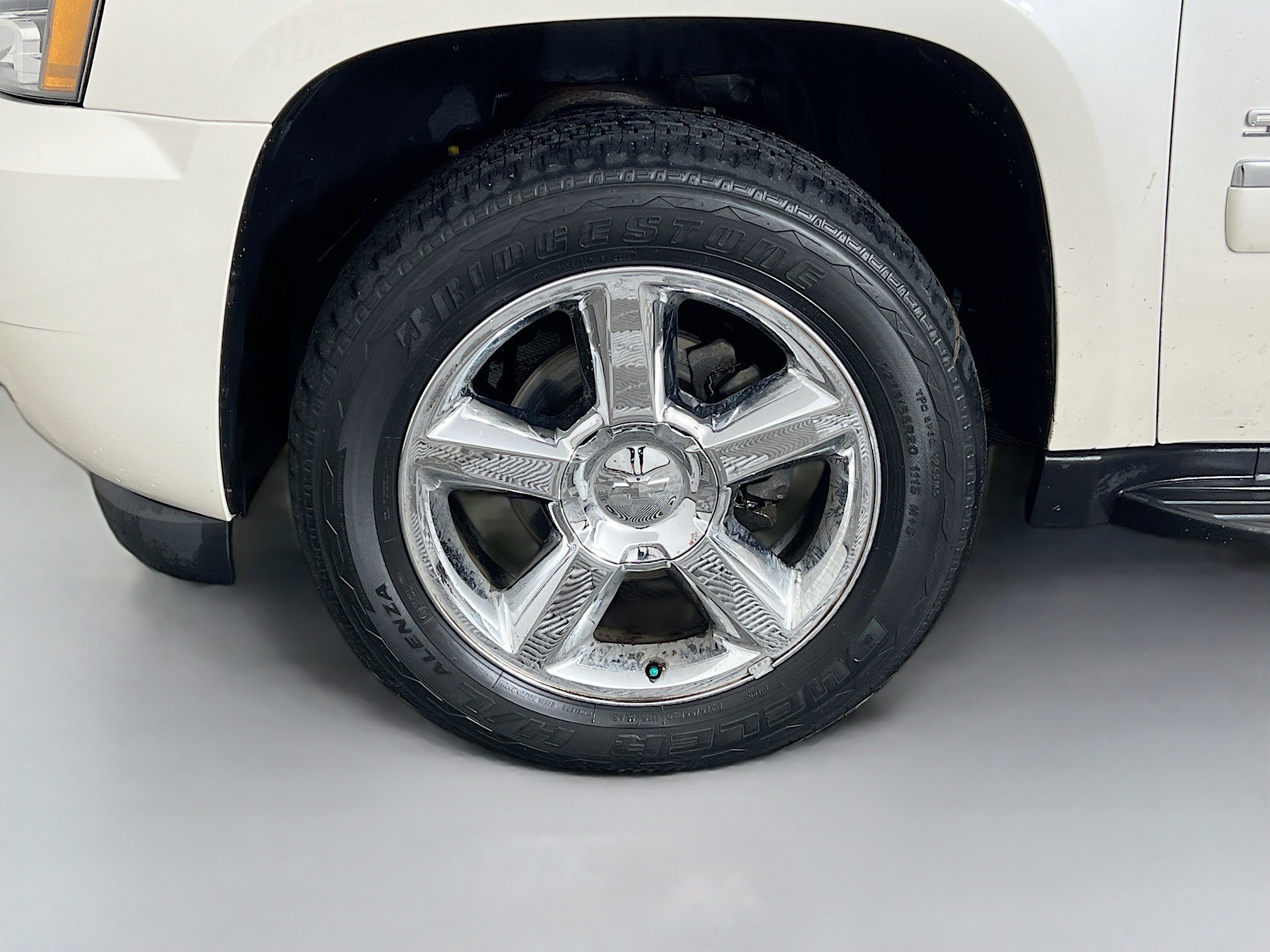 2013 Chevrolet Suburban LTZ - Photo 10