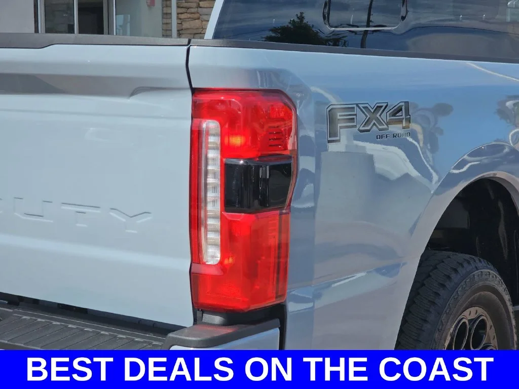 New 2026 Glacier Gray Metallic Tri-Coat Ford F-250® Lariat® image 40