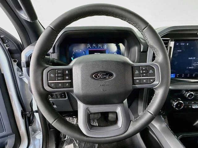 New 2026 Oxford White Ford XLT image 43